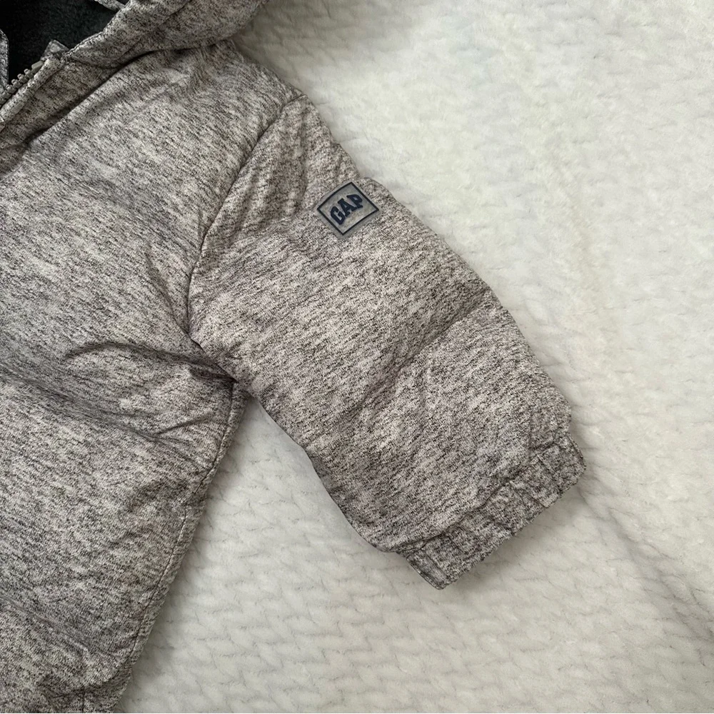 Gap Heathered Gray Down Snowsuit size 6-12 months